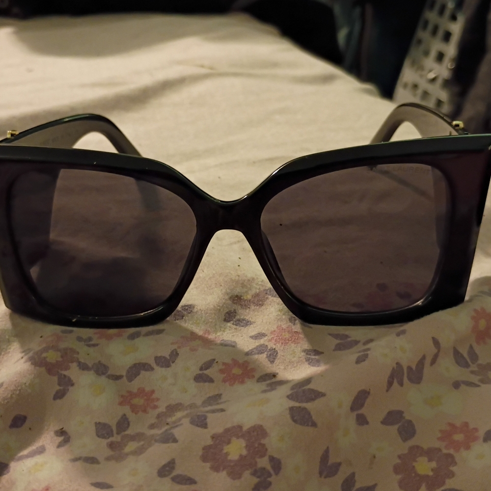 Yves Saint Laurent Black Sunglasses with Gold YSL Logo - Picture 6 of 6